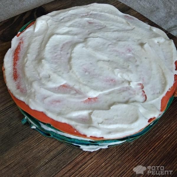 Рецепт: Блинный торт Радуга - С яблочно-сливочным кремом