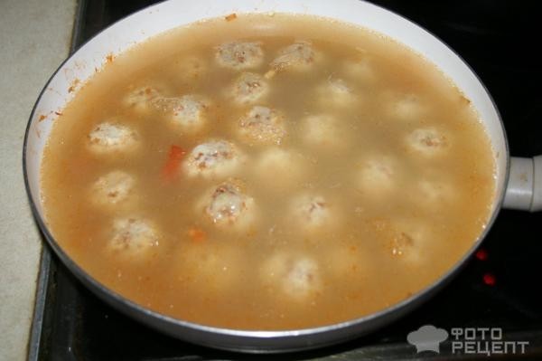 Рецепт: Суп овощной с фрикадельками - Курино-гречневые фрикадельки в сковородке