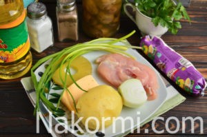 Салат «Викинг» с ананасами, курицей и грибами