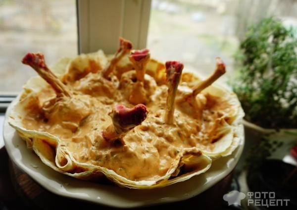 Рецепт: Куриные голени в ароматной заливке - запеченные с армянским лавашом