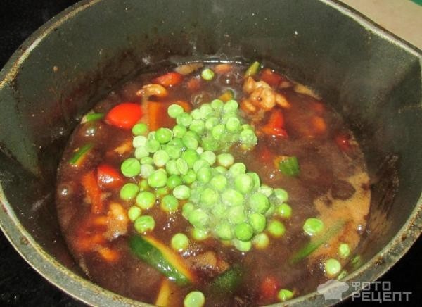 Рецепт: Чап-чой с креветками и зеленым горошком - с пшеничной лапшой
