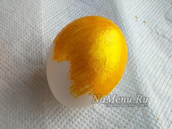 Как покрасить яйца в золотой цвет: идеи и мастер-классы