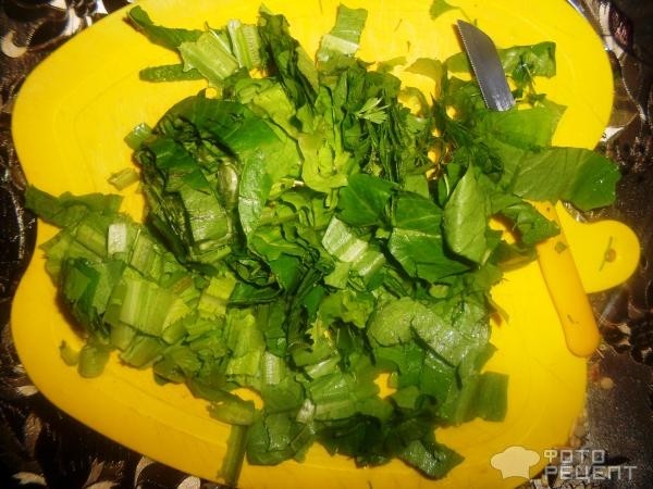 Рецепт: Салат из свежей зелени - легкий и полезный