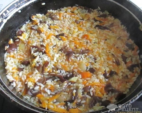 Рецепт: Постный плов с грибами - с китайскими древесными грибами, в сковороде