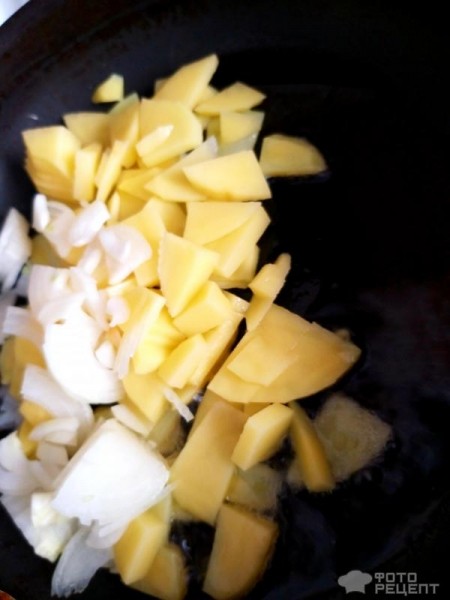 Рецепт: Пирожки с жареной картошкой - Из слоёного теста