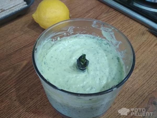 Рецепт: Соус из авокадо - сметаны с чесноком