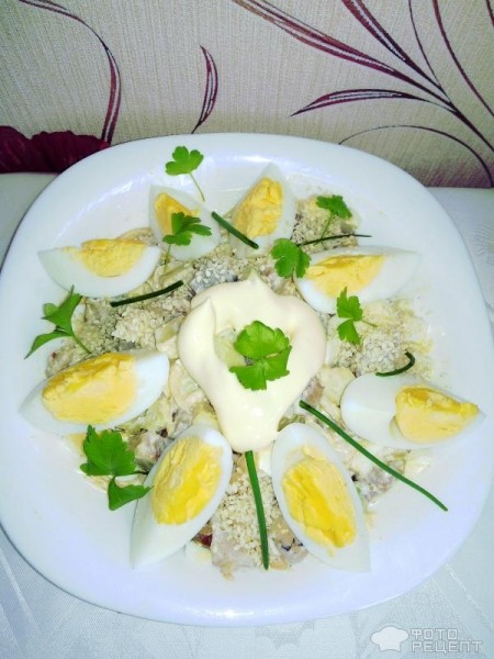 Рецепт: Салат из авокадо, селедки и яиц - "Солнечный"