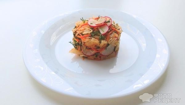 Рецепт: Салат из маринованной капусты - Постимся вкусно.