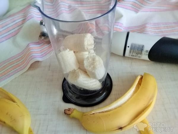 Рецепт: Быстрый рулет на йогурте - С бананом и еще один