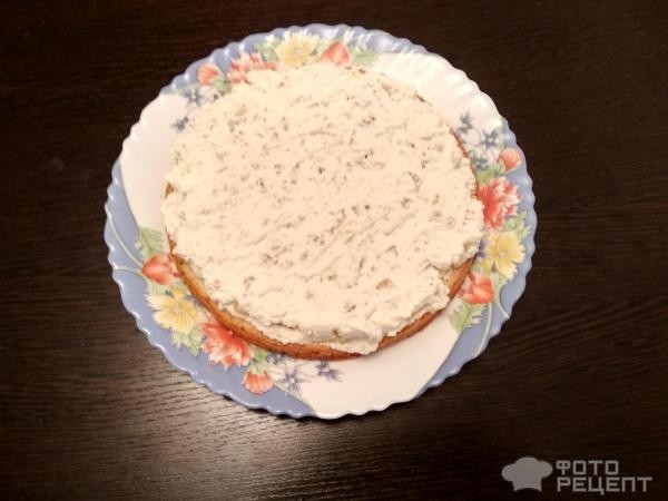 Рецепт: Бисквитный торт с ананасами, грецкими орехами и сливочным кремом - по-домашнему