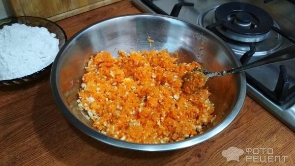 Рецепт: Морковное печенье - с орехами и растительным маслом, постное