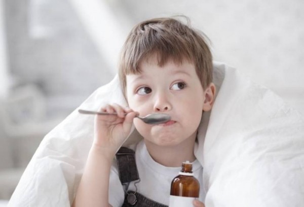 У ребенка не проходит кашель: диагностика, причины, лечение