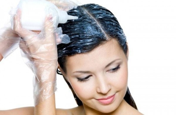 Как быстро обесцветить волосы в домашних условиях