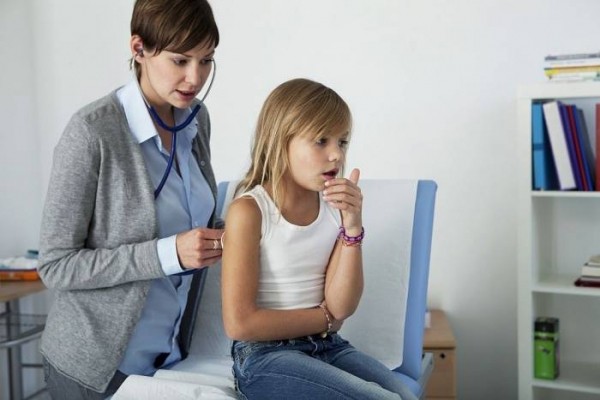 У ребенка не проходит кашель: диагностика, причины, лечение