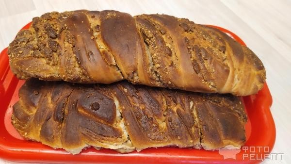 Рецепт: Сдоба с халвой и грецким орехом - С халвой, с греческим орехом