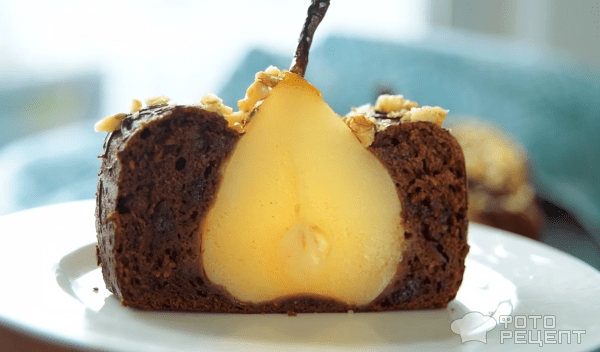 Рецепт: Шоколадный кекс с целыми грушами - В духовке