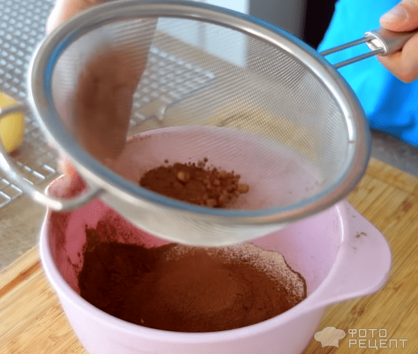Рецепт: Шоколадный кекс с целыми грушами - В духовке
